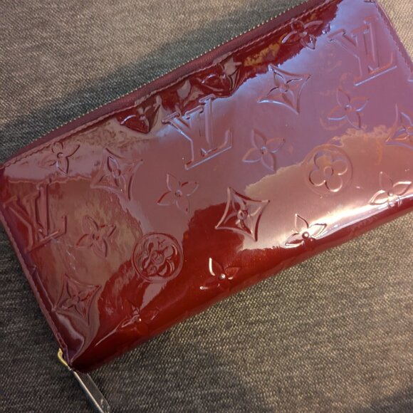 Louis Vuitton Monogram Patent Leather Wallet / Pocketbook - Picture 3 of 4